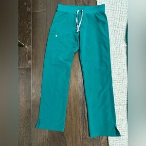 Figs Hunter green straight leg scrub pants - Small